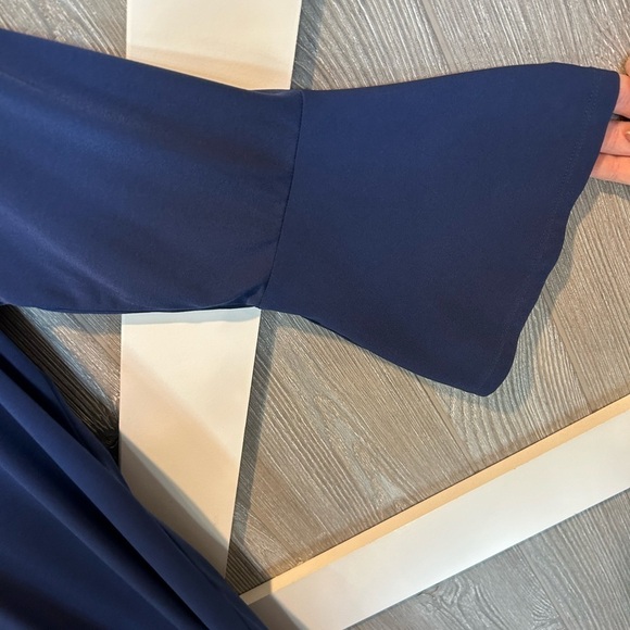 M363. MICHAEL Michael Kors Long Bell Sleeve Top Size Large L EUC - Picture 3 of 5